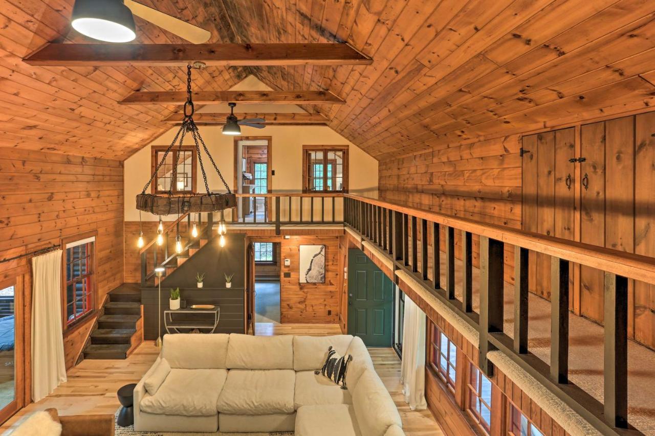 Vivid 2-acre Hilltop Gem Fire Pit And River Access! Holiday home Lackawaxen